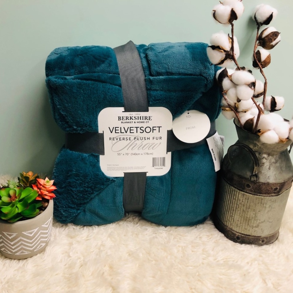 Berkshire Velvet Soft Reverse Plush Throw: Turquoise | 55" x 70"